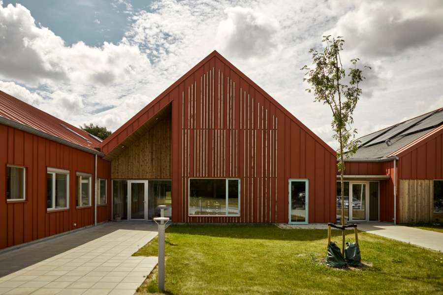 Daginstitution i Holstebro byder børn og natur velkommen i stålprofiler fra top til tå, Nørre Boulevard 57, 7500 Holstebro